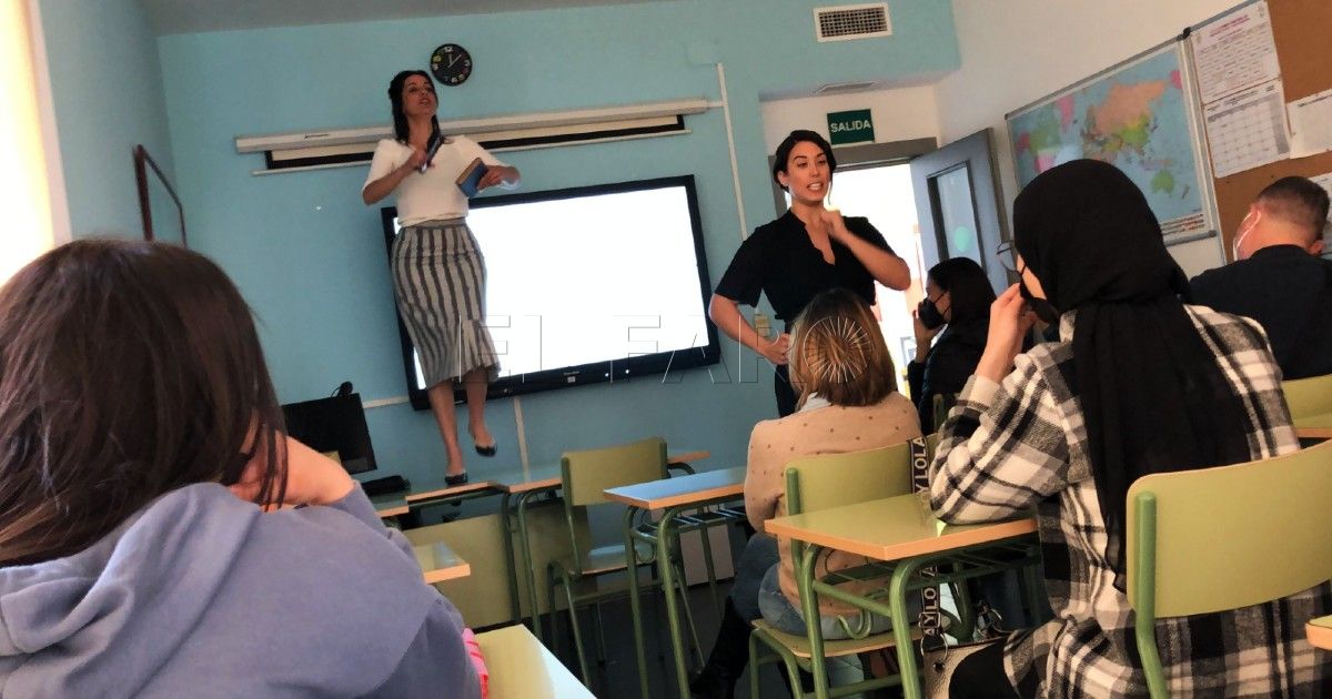 El teatro llena las aulas del centro educativo de personas adultas en Melilla