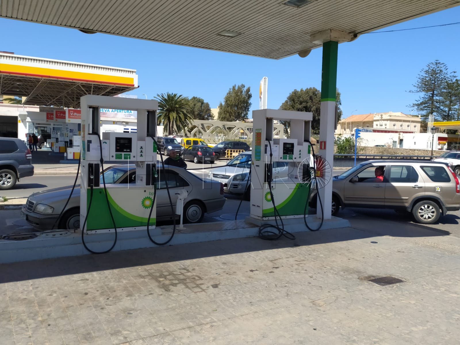 Primer día del descuento para paliar el elevado precio de la gasolina