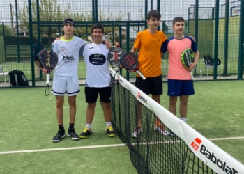 La dupla compuesta por el melillense Lucas Pérez y el alicantino Miguel Hernández (izqda.) caía en los cuartos de final del cuadro de consolación.