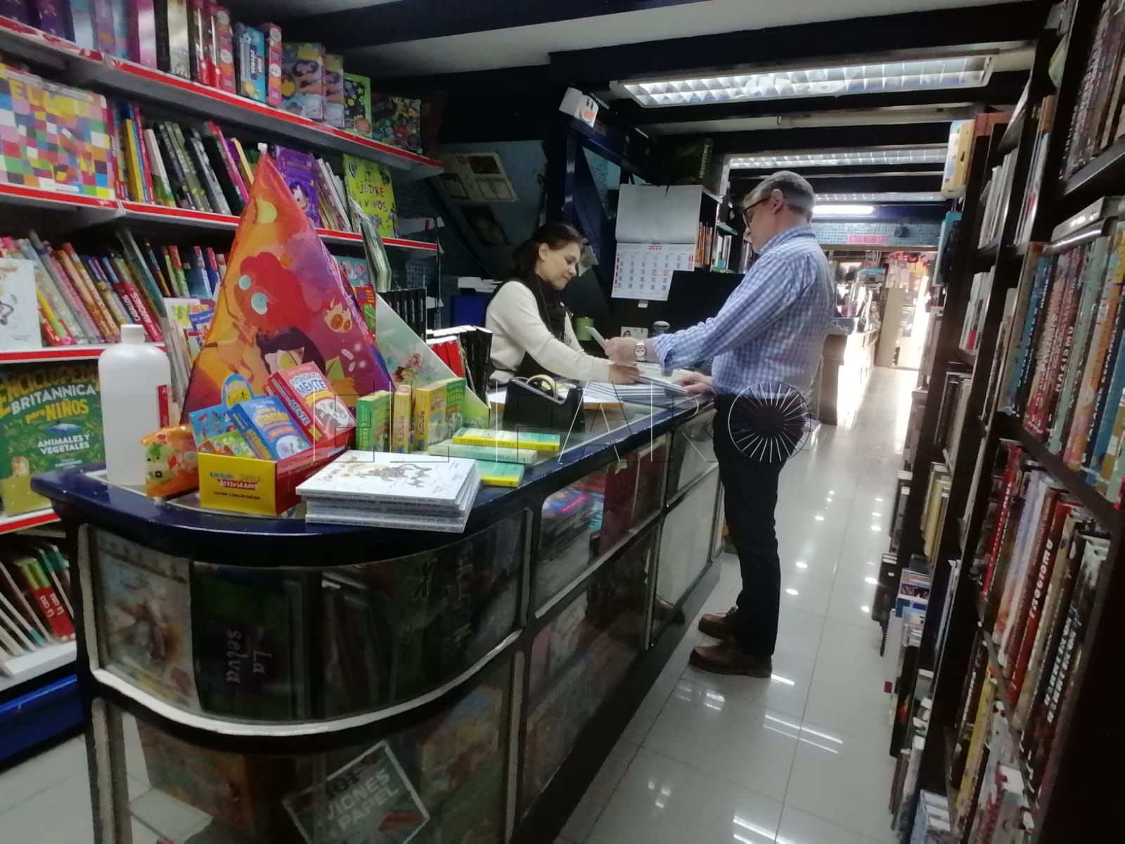 Librería Mateo: un comercio abierto en Melilla desde 1945