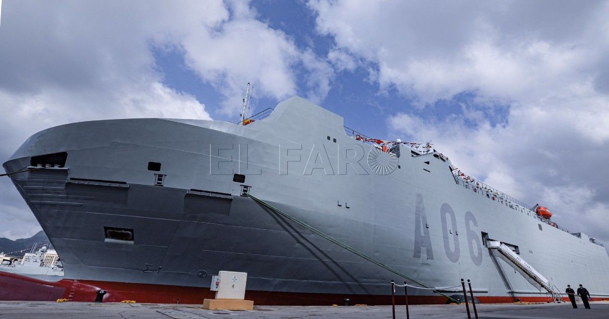 Ysabel, el gran buque logístico del Ejército, que presta apoyo en Melilla, rumbo a Polonia con armas para Ucrania