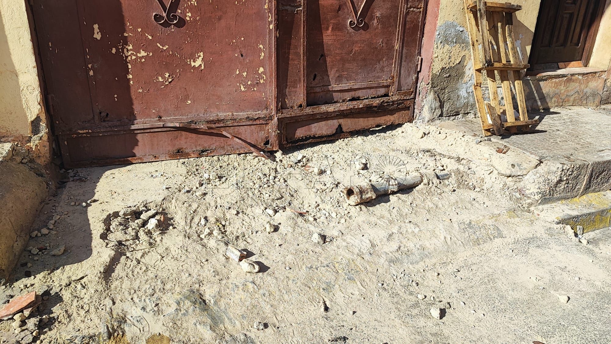 La Policía Nacional finaliza los trabajos de excavación en la calle Larache: hallan huesos