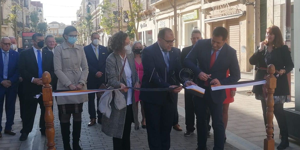 La calle O'Donnell acoge una exposición dedicada a Ceuta