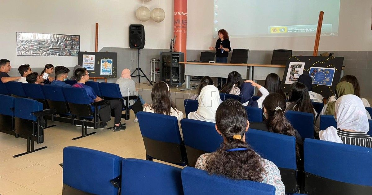 Coordinadora de las Escuelas Embajadoras del Parlamento Europeo visita el IES Rusadir