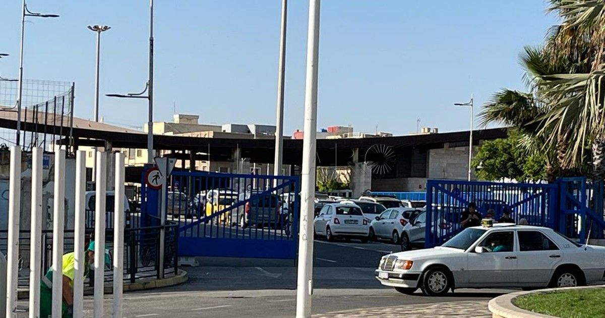 Baja el número de entradas y salidas por Beni Enzar: 1.866 personas en el segundo día de frontera abierta