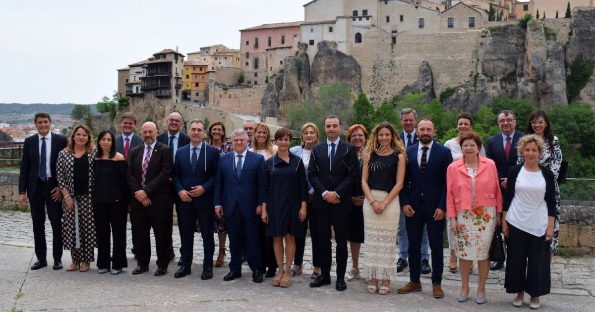 Moh y el resto de los delegados se reúnen en Cuenca con la portavoz del Gobierno