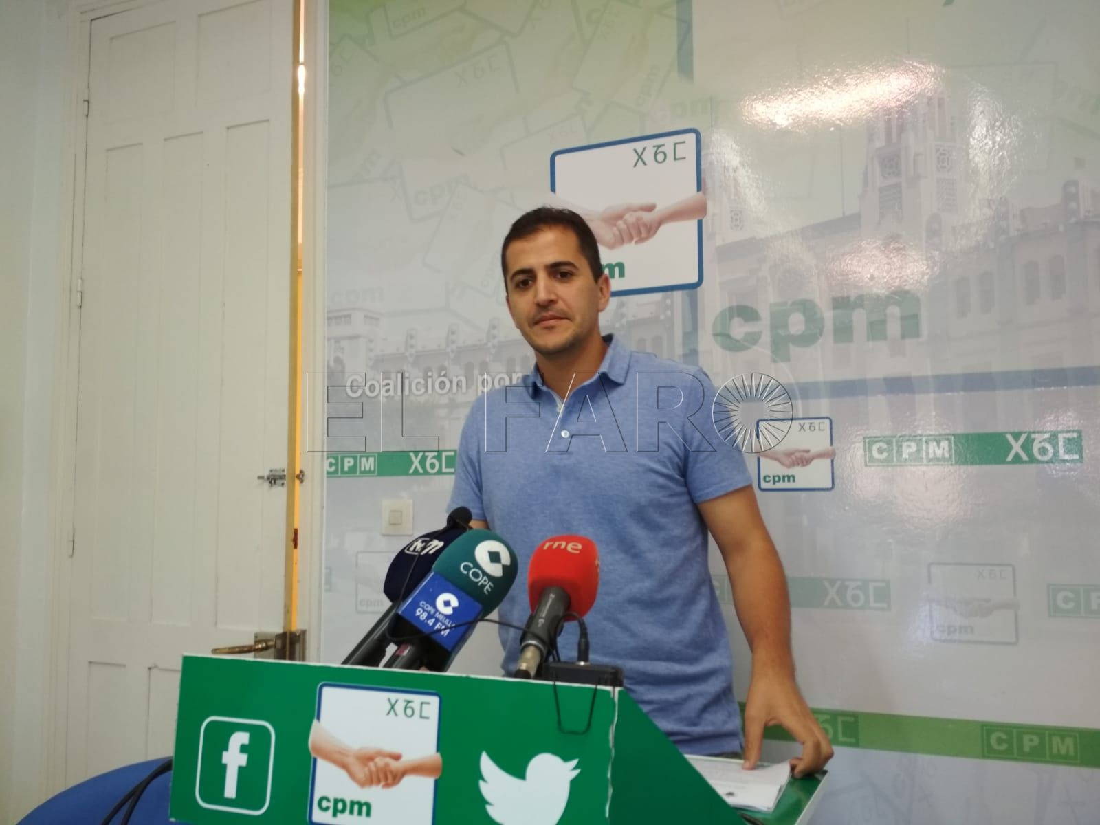 Bussian acusa a Esther Donoso de "haber permitido" una "corrupción sistemática" con los contratos menores