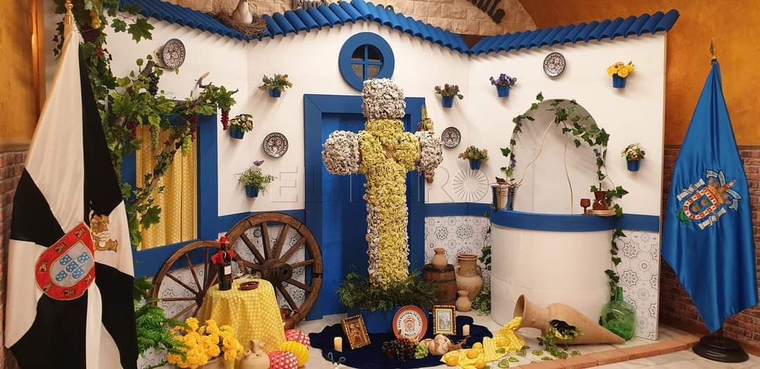 La Casa de Ceuta, primer premio de entidades culturales por su Cruz de Mayo