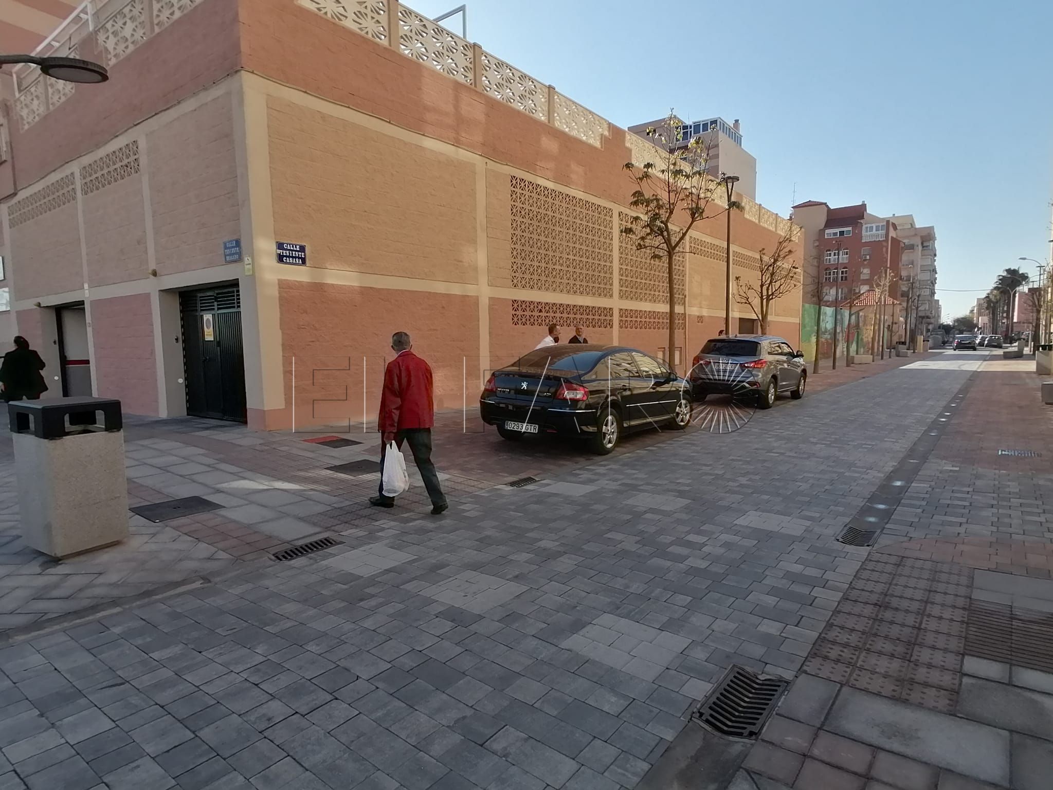Inauguración de la calle Teniente Casaña con carril único de circulación y nuevo mobiliario urbano