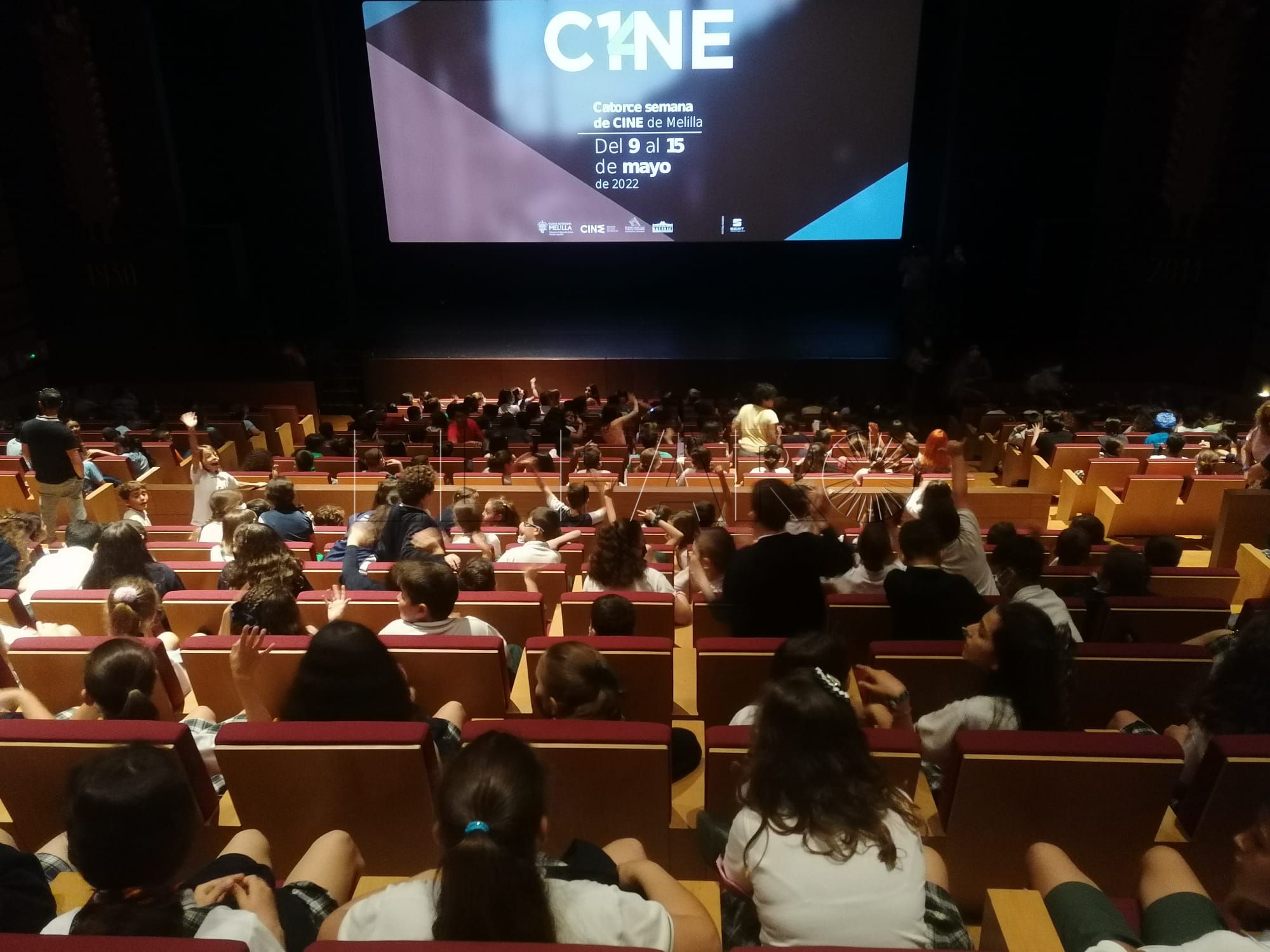 Unos 700 alumnos llenan el Kursaal por la Semana del Cine de Melilla
