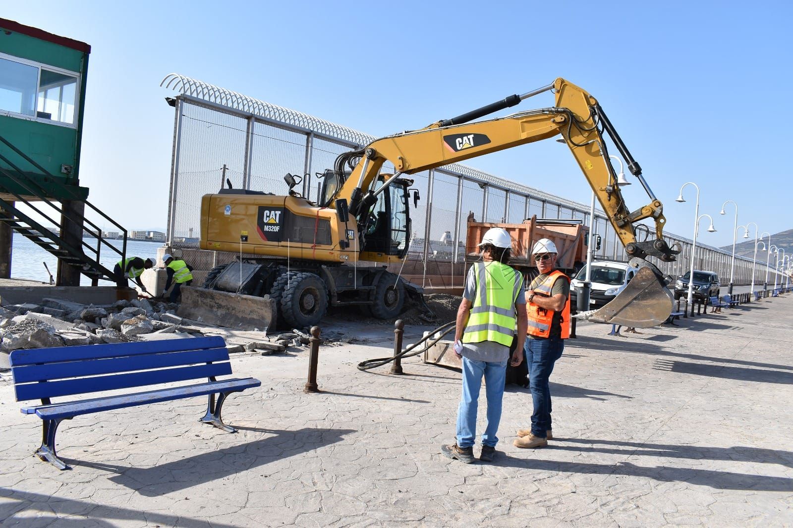 Iniciados los trabajos de recuperación de playas por los temporales de abril