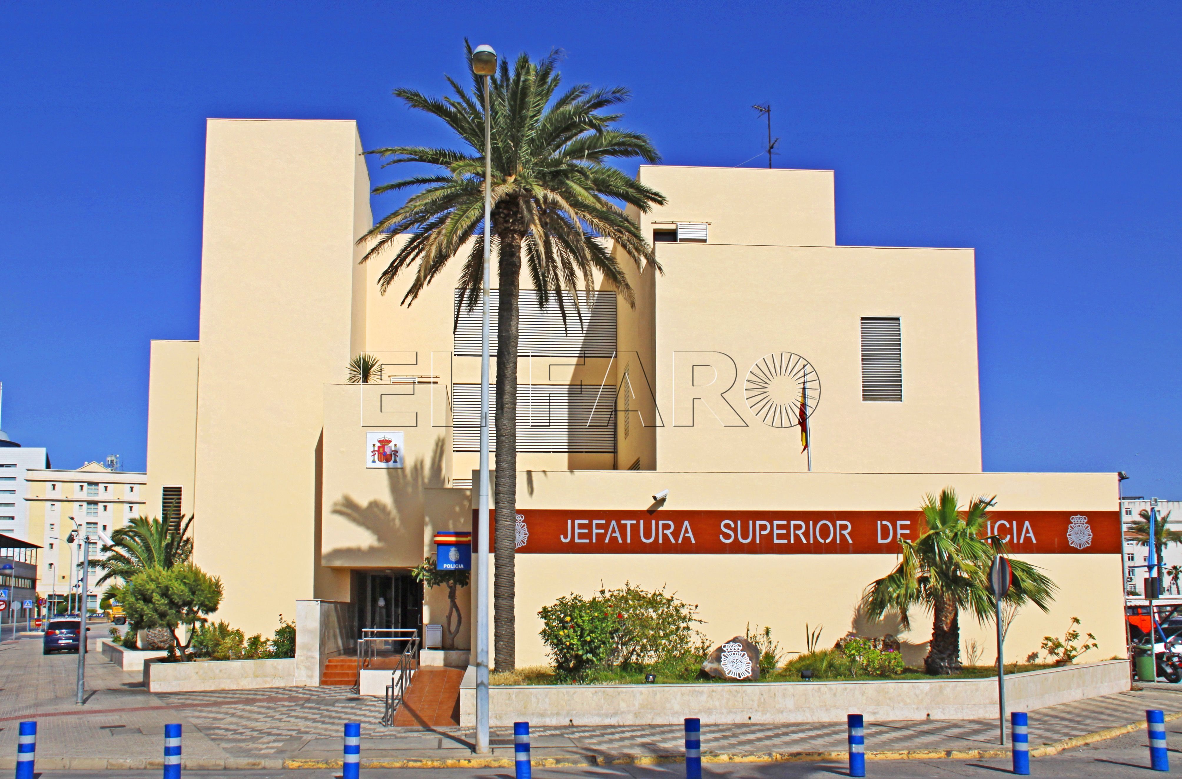 Desbordada la web de cita previa para obtener el pasaporte en Melilla