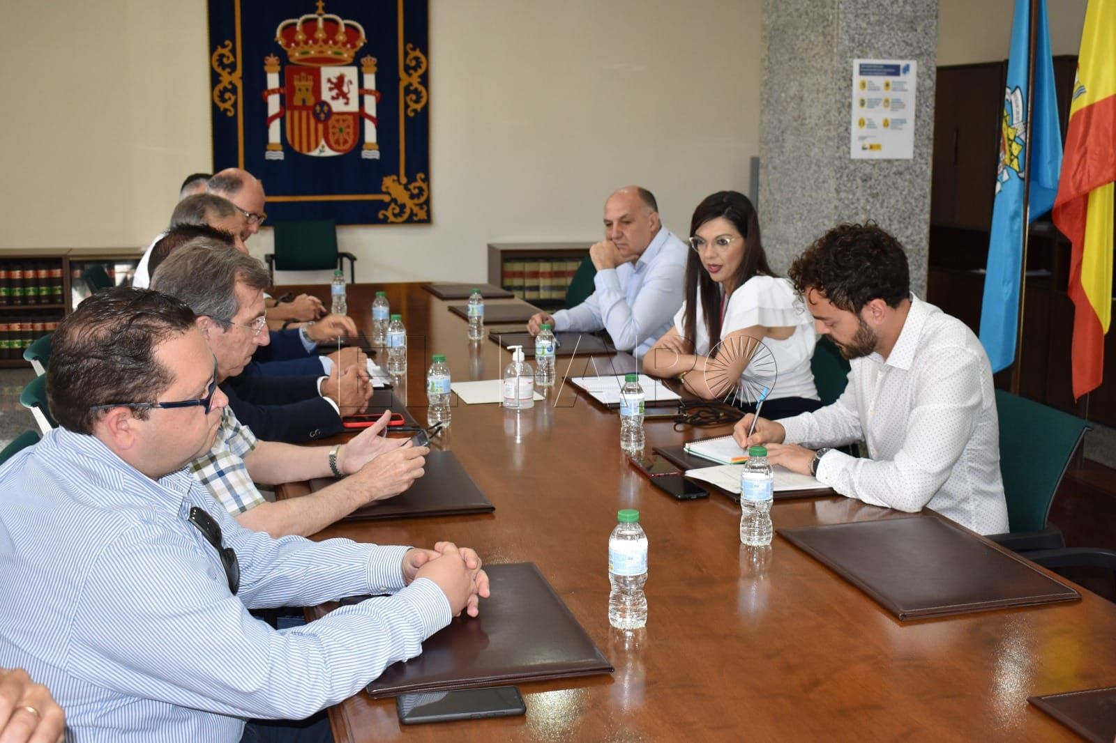 Moh se reúne con los empresarios para hablar de la frontera