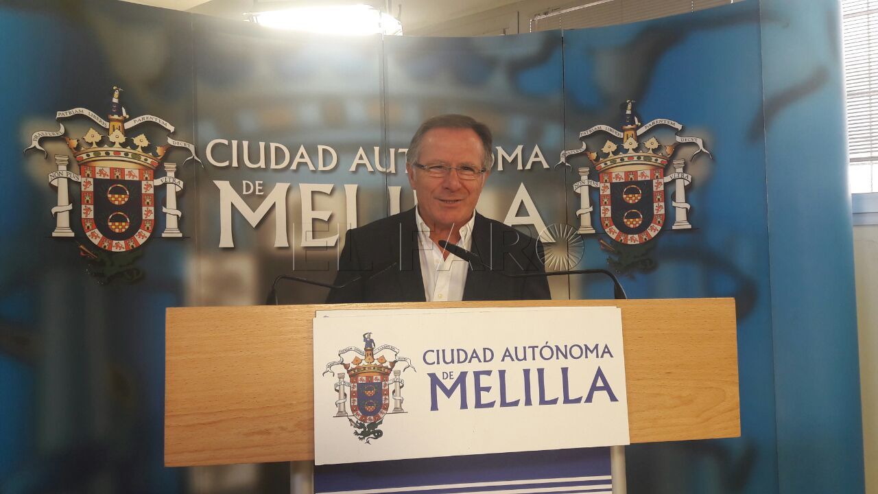 Los ministros Albares y Marlaska informan al presidente de la reapertura de la frontera