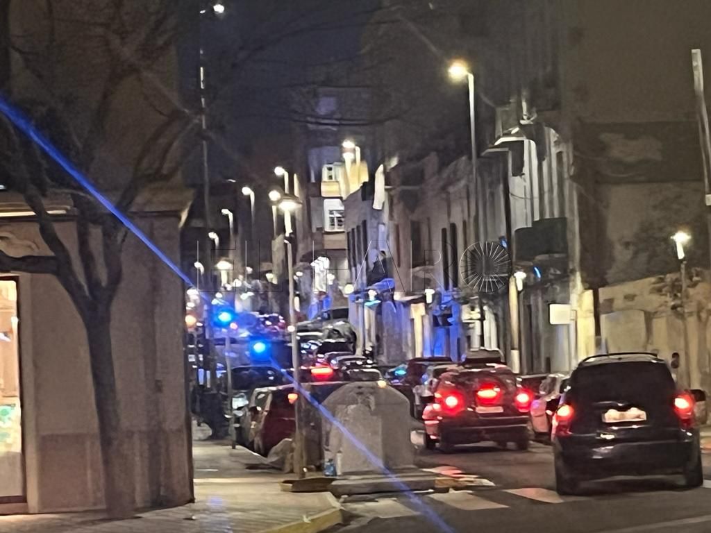 Un herido por un vaso en la cabeza cerca del Rastro