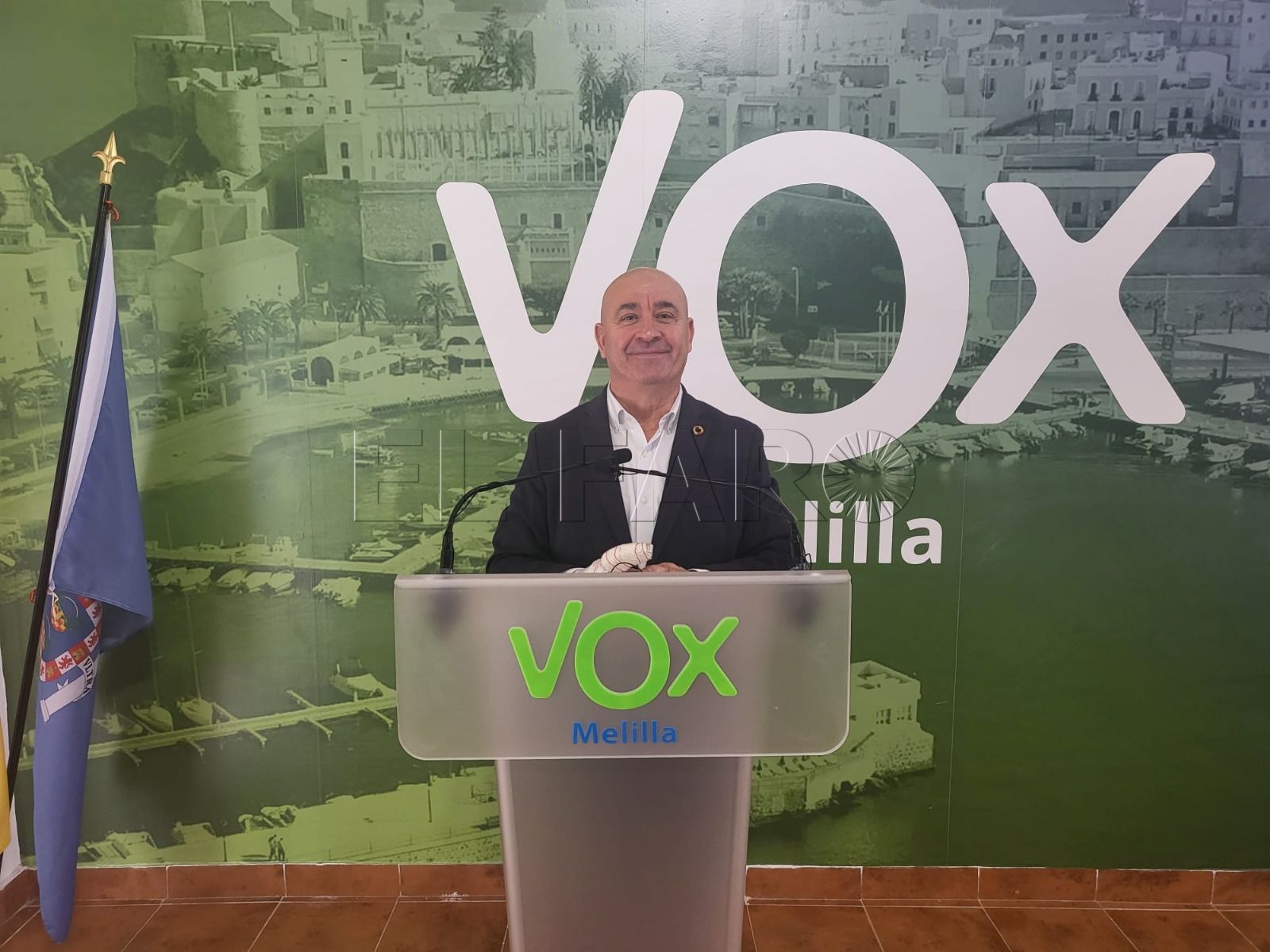 Vox Melilla pide al Gobierno que se haga cargo de las furgonetas abandonadas en la frontera