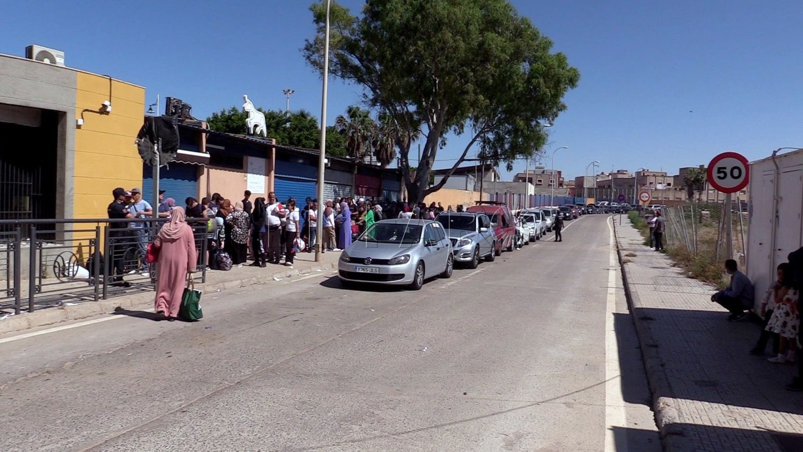 Trabajadores marroquíes de Melilla planean pedir 100 millones de indemnización