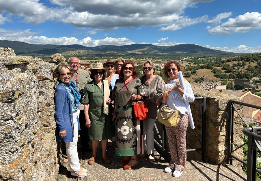 La Casa de Melilla en Madrid visita Buitrago de Lozoya