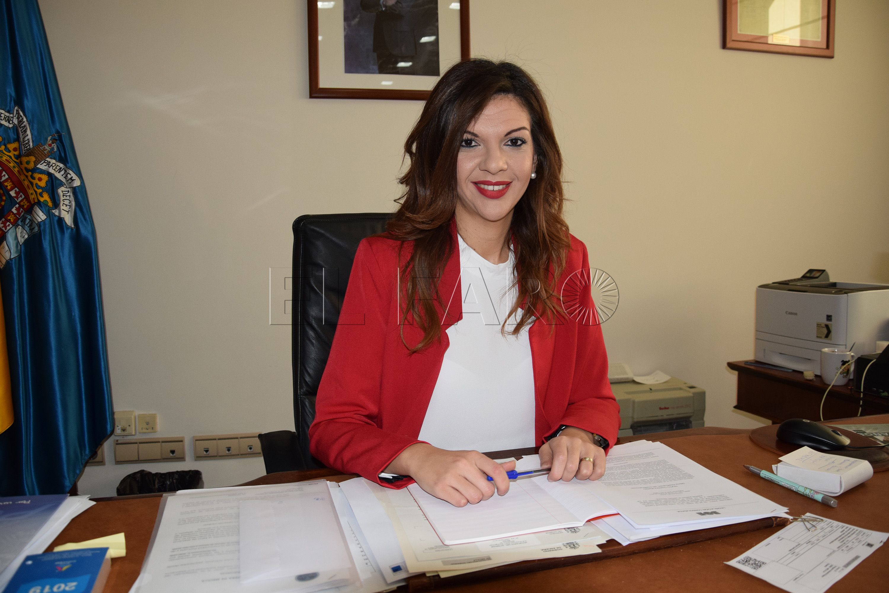 Moh aclara a Aberchán que la nueva la normativa sobre el paso de mercancías por la frontera depende de Sanidad