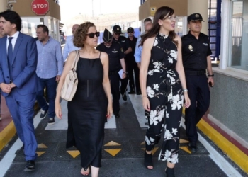 Sabrina Moh y Gloria Rojas visitan la frontera del Tarajal, de Ceuta