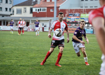 Alberto Martín llega a la escuadra azulina procedente del Arousa SC.