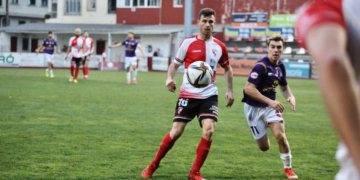 Alberto Martín llega a la escuadra azulina procedente del Arousa SC.