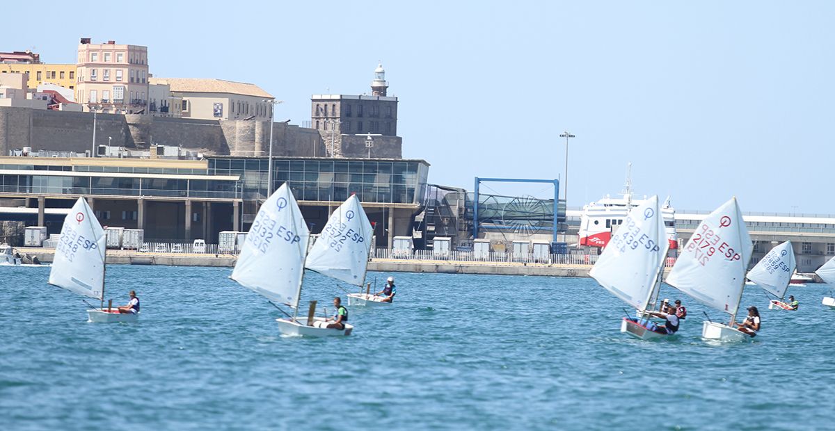 El Club Marítimo organiza la cita más antigua de la vela melillense