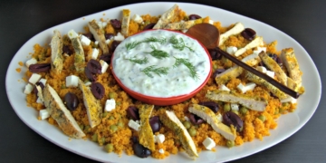 Cuscús con pollo y tzatziki. Foto: lacocinadevero.com