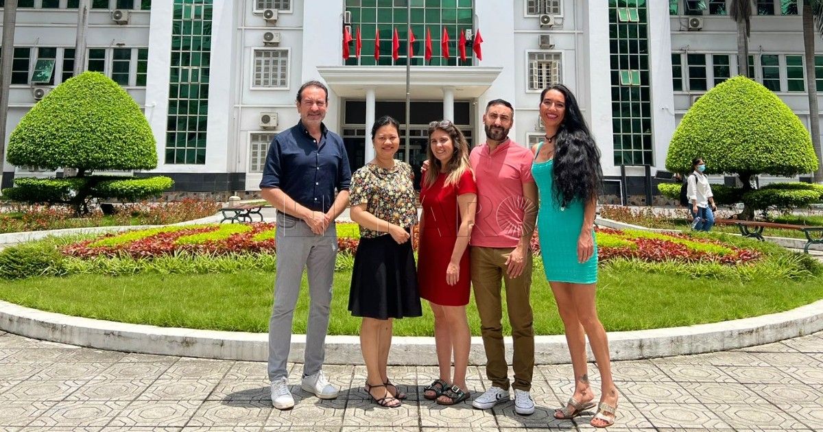 La facultad de Ciencias de la Educación y del Deporte de Melilla presenta un curso de lengua y cultura españolas en Vietnam