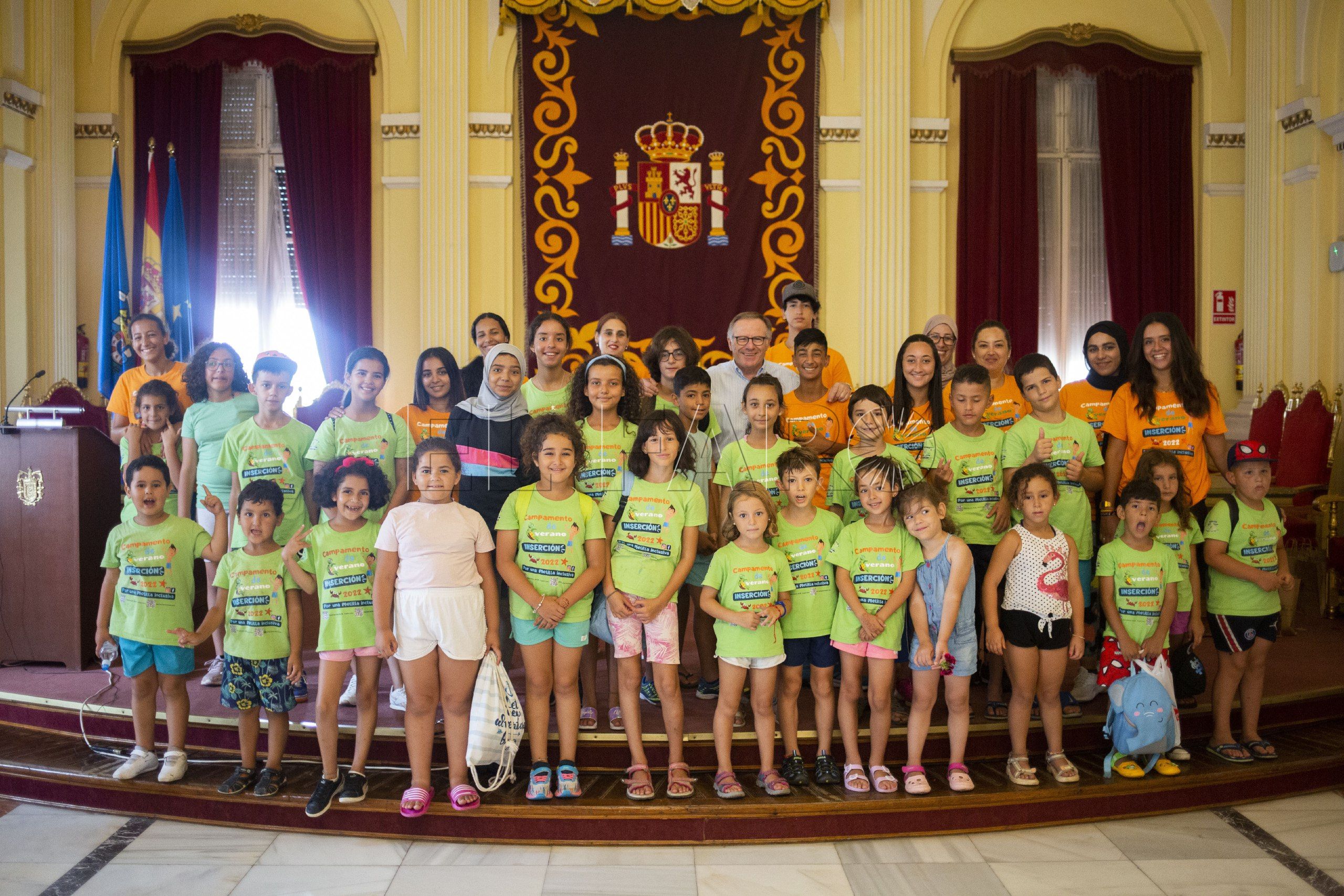 De Castro, con los niños de los Campamentos de Verano de “Inserción”