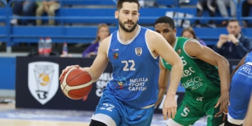 El montenegrino NiKo Rakočević continuará un año más en la disciplina del Melilla Sport Capital Baloncesto.