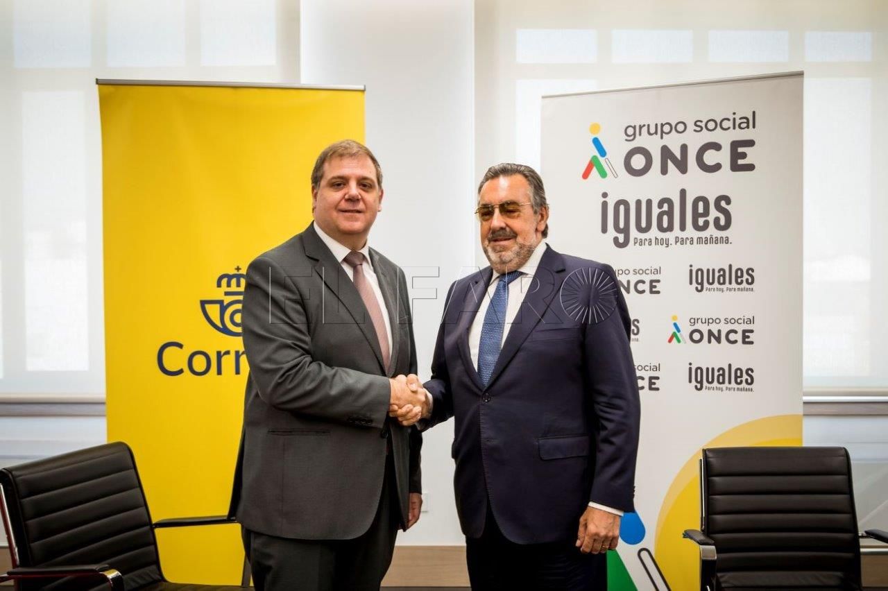 Correos y la ONCE firman un convenio para la inclusión social y empleabilidad de las personas con discapacidad