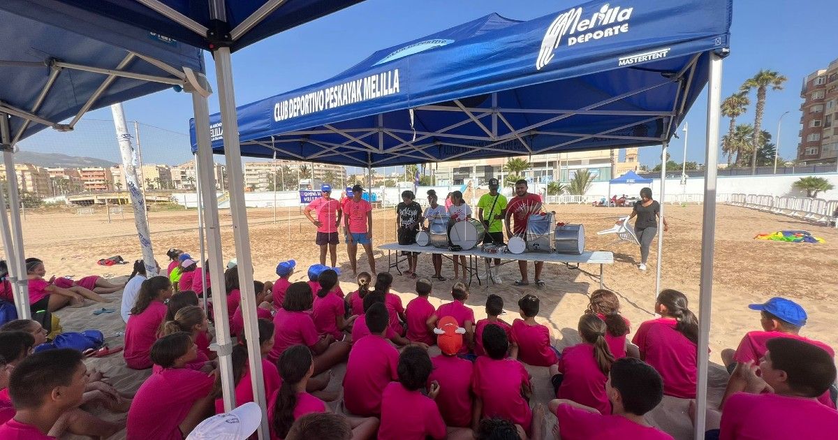 La ola de calor obliga a suspender por un día el campamento de verano de la Federación Melillense de Voleibol