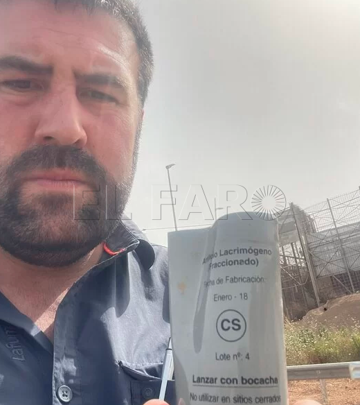 Un diputado de Bildu encuentra en la valla restos de material antidisturbios