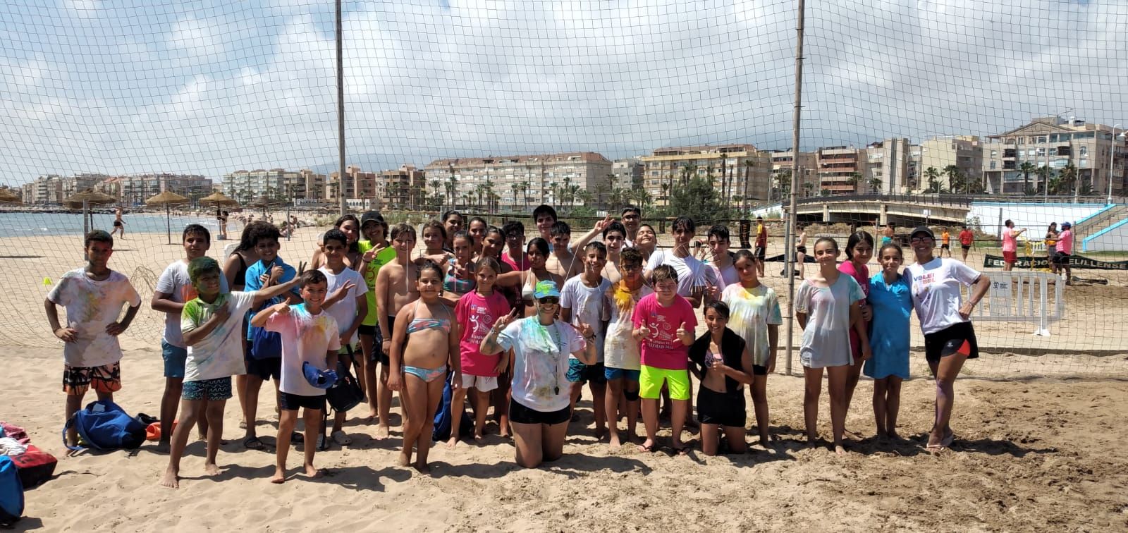 El campus de voley playa cierra una exitosa semana con todos sus jóvenes