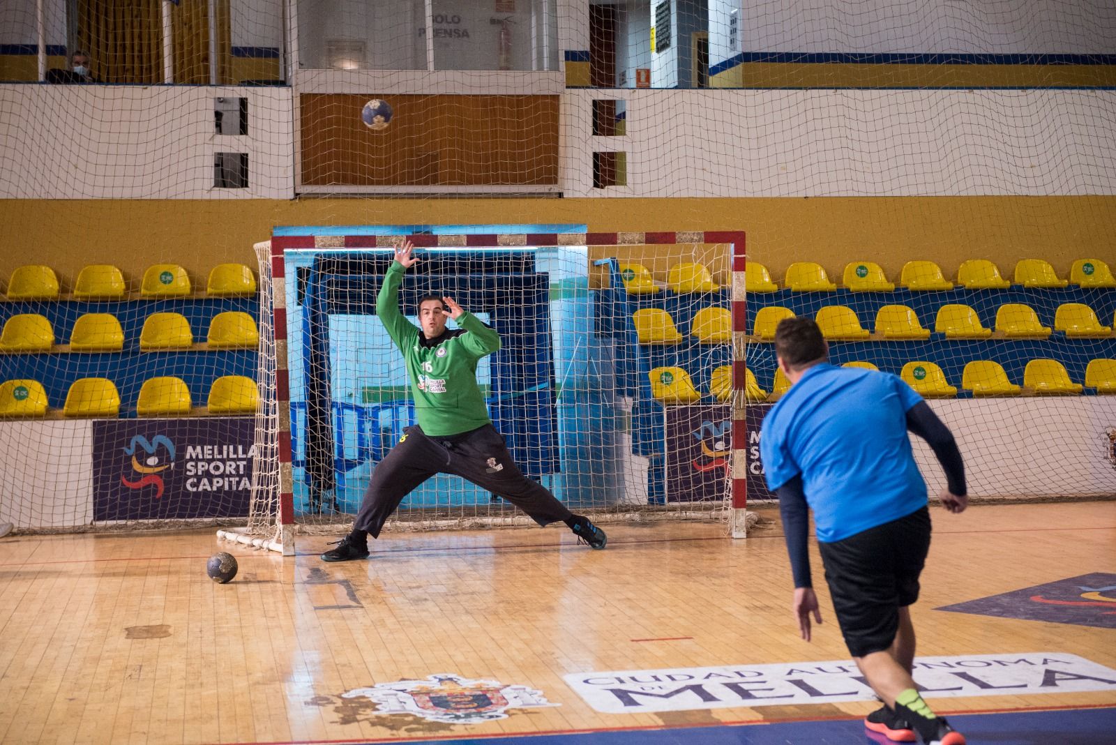 David Enríquez, el muro cordobés, seguirá un año más en Primera
