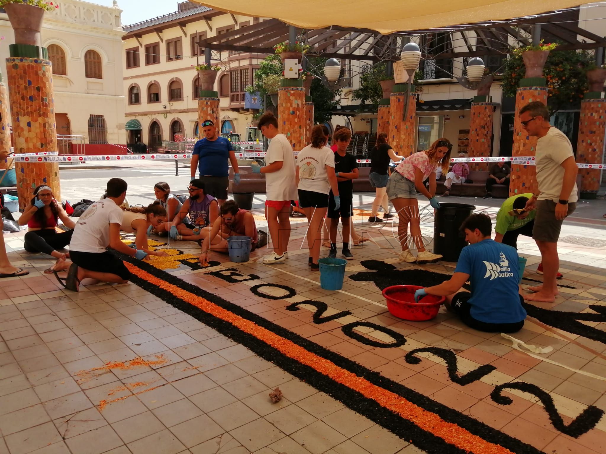 Los melillenses se unen al Xacobeo con una alfombra en el Sagrado Corazón