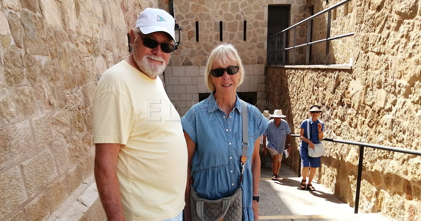 El crucero Seabourn Sojour trae a casi 500 turistas a Melilla