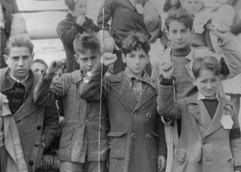 Grupo de menores enviados al extranjero. Foto tomada entre 1937 y 1938.