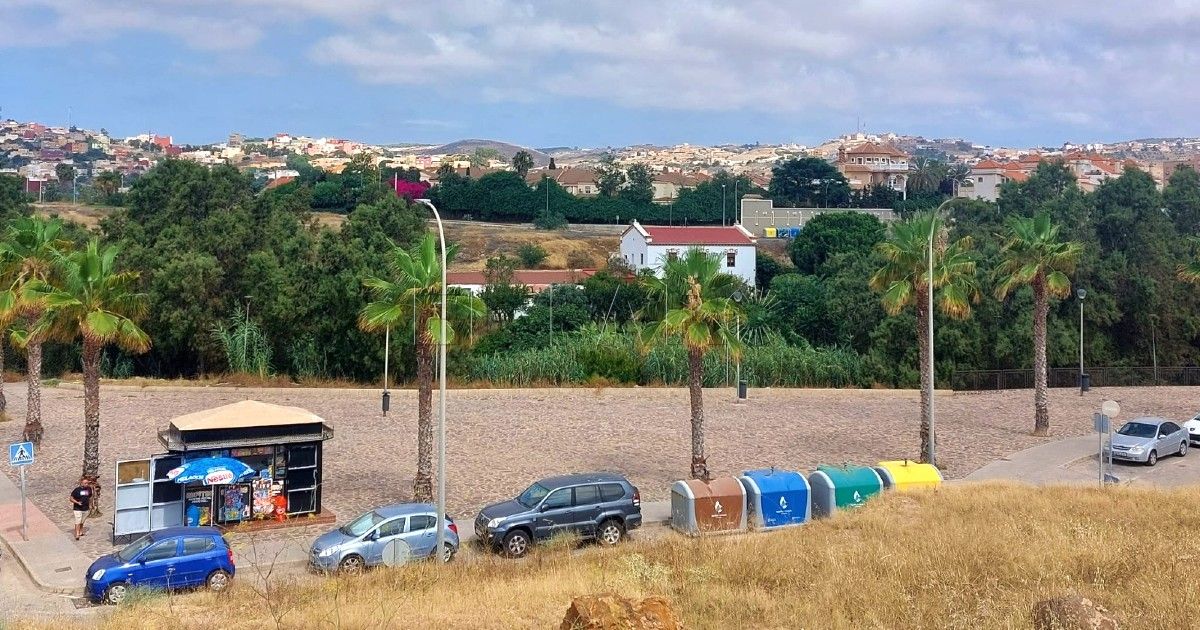 Los vecinos le piden a la Ciudad que convierta la explanada de Jardín Valenciano en un parque infantil