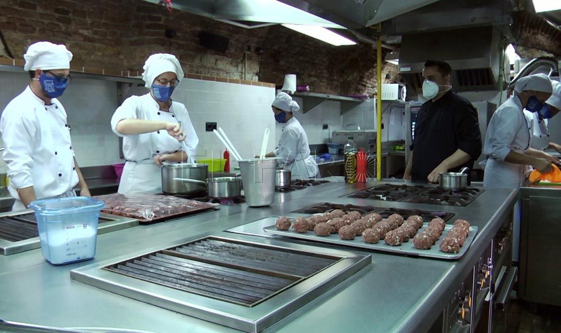 De ayudas y precios elevados