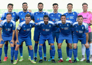 Once inicial de la Unión Deportiva Melilla que puso en liza Miguel Rivera en el partido frente al Antequera FC que se disputó sobre el césped del Estadio El Maulí.
