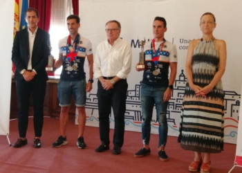 Los dos policías locales melillenses durante la recepción que les ofreció la Ciudad con motivo de sus éxitos deportivos.