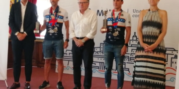 Los dos policías locales melillenses durante la recepción que les ofreció la Ciudad con motivo de sus éxitos deportivos.