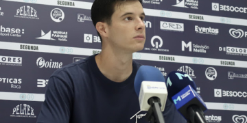 El futbolista riojano fue presentado en la matinal de ayer ante los medios de comunicación.