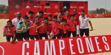 La escuadra infantil del CF Rusadir ha puesto broche final a una gran temporada con el subcampeonato de España de fútbol playa.