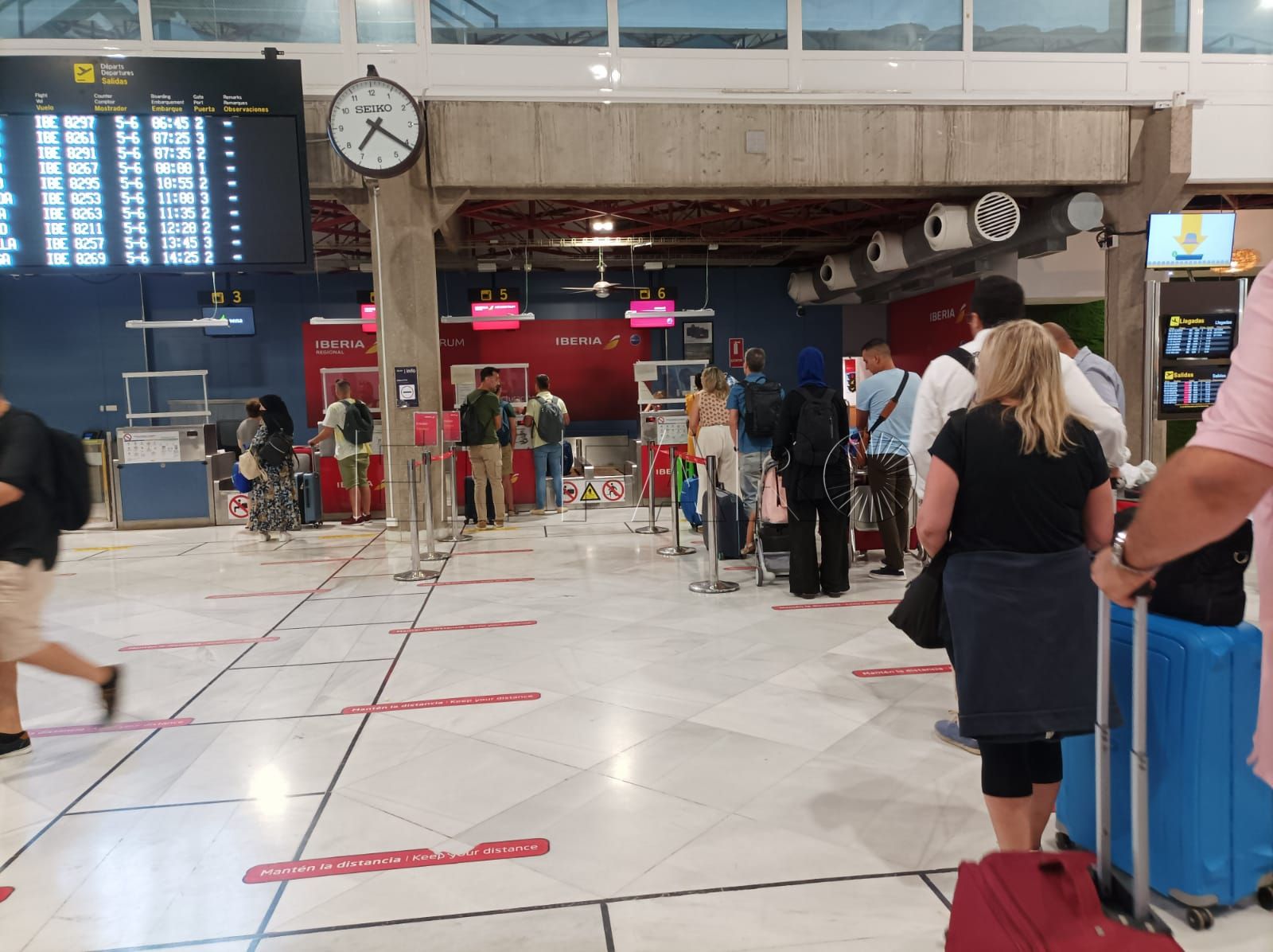 El aeropuerto registró en julio más de 42.300 pasajeros y 864 vuelos