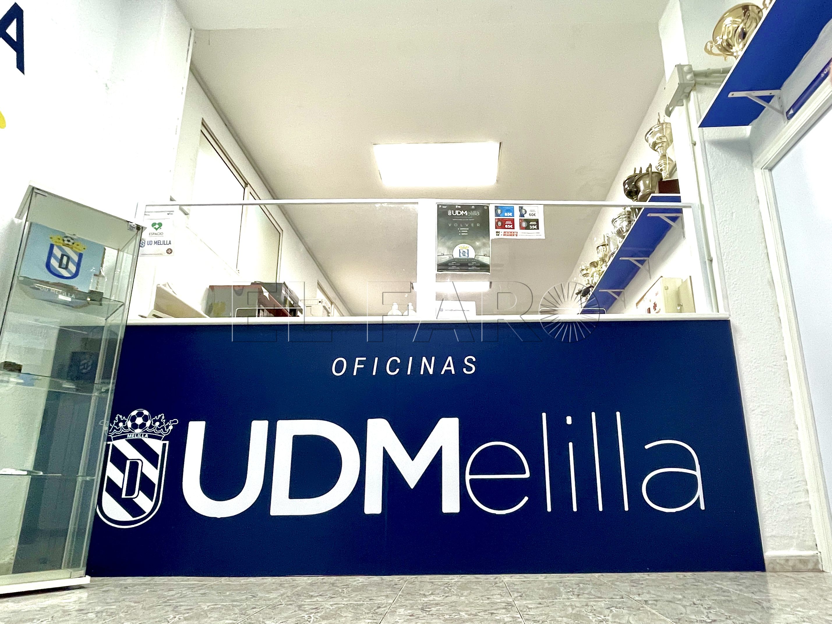 La afición unionista une sus brazos con el proyecto de la UD Melilla