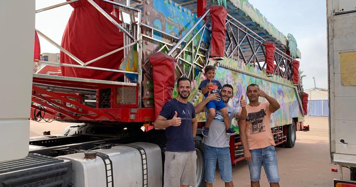 Todo en marcha en la feria de Melilla para la instalación de los cacharritos