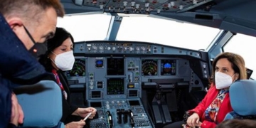 Visita de la ministra de Defensa, Margarita Robles, a la Base Aérea de Torrejón en febrero de 2022. Foto: lamoncloa.gob.es